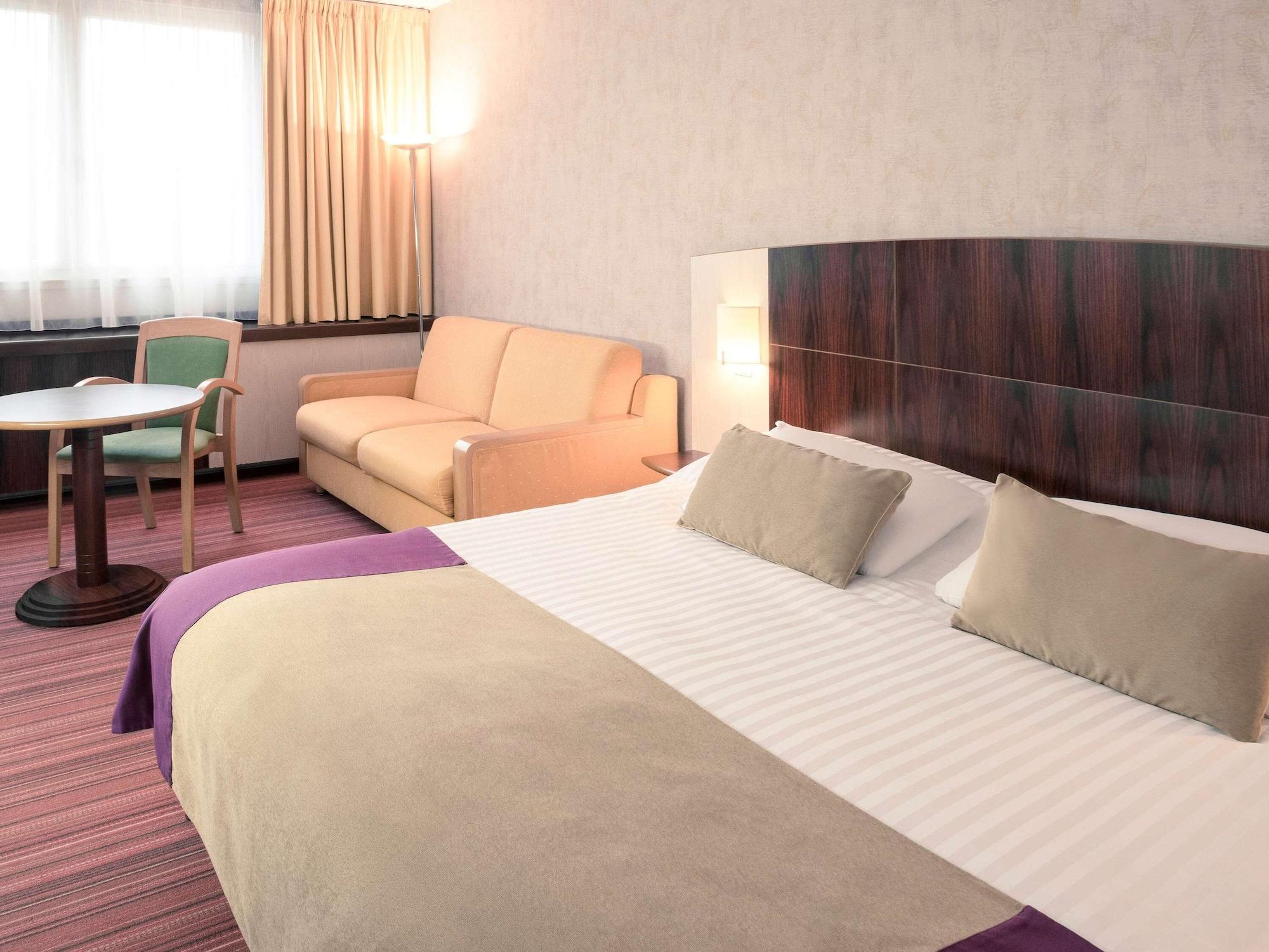 Mercure Besancon Parc Micaud - Hotel & Bar Dış mekan fotoğraf