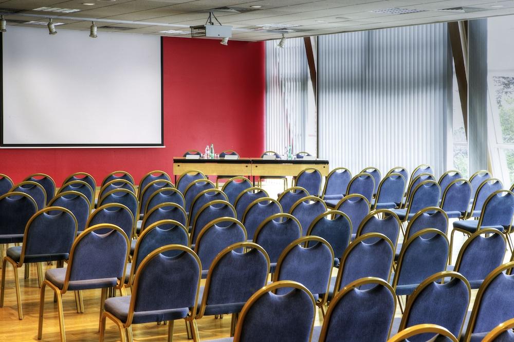 Mercure Besancon Parc Micaud - Hotel & Bar Dış mekan fotoğraf