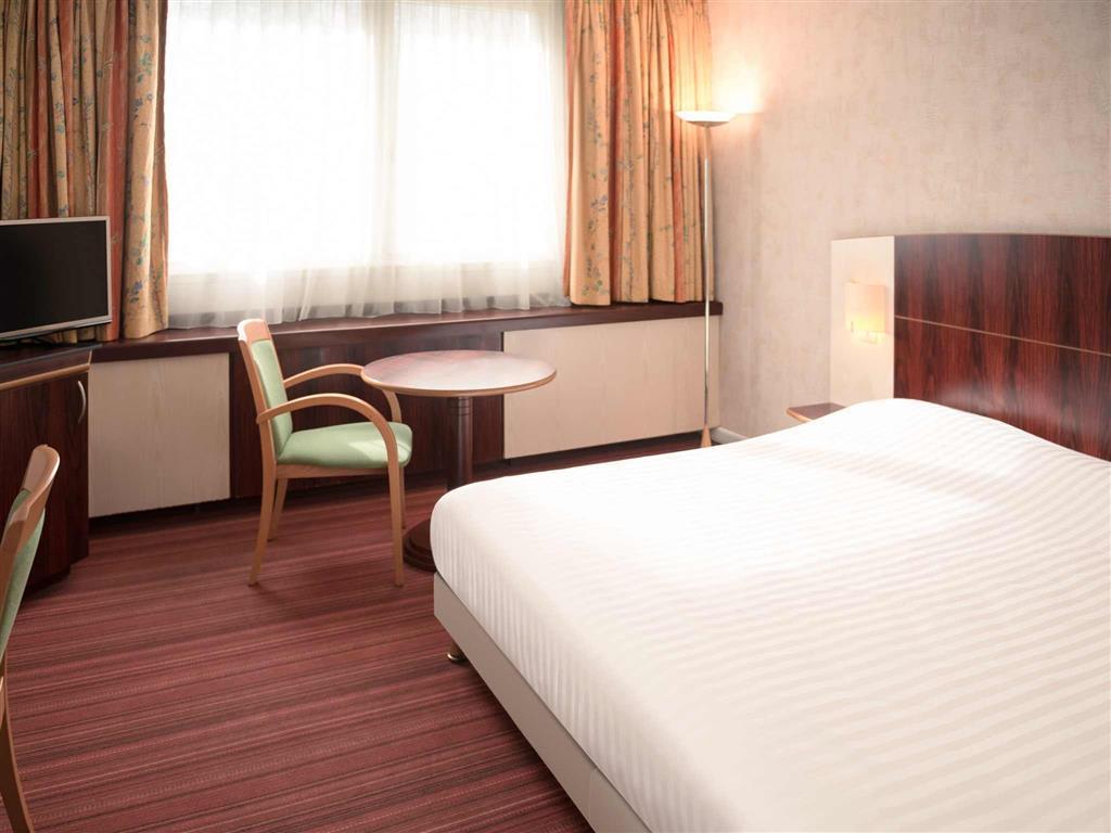 Mercure Besancon Parc Micaud - Hotel & Bar Dış mekan fotoğraf