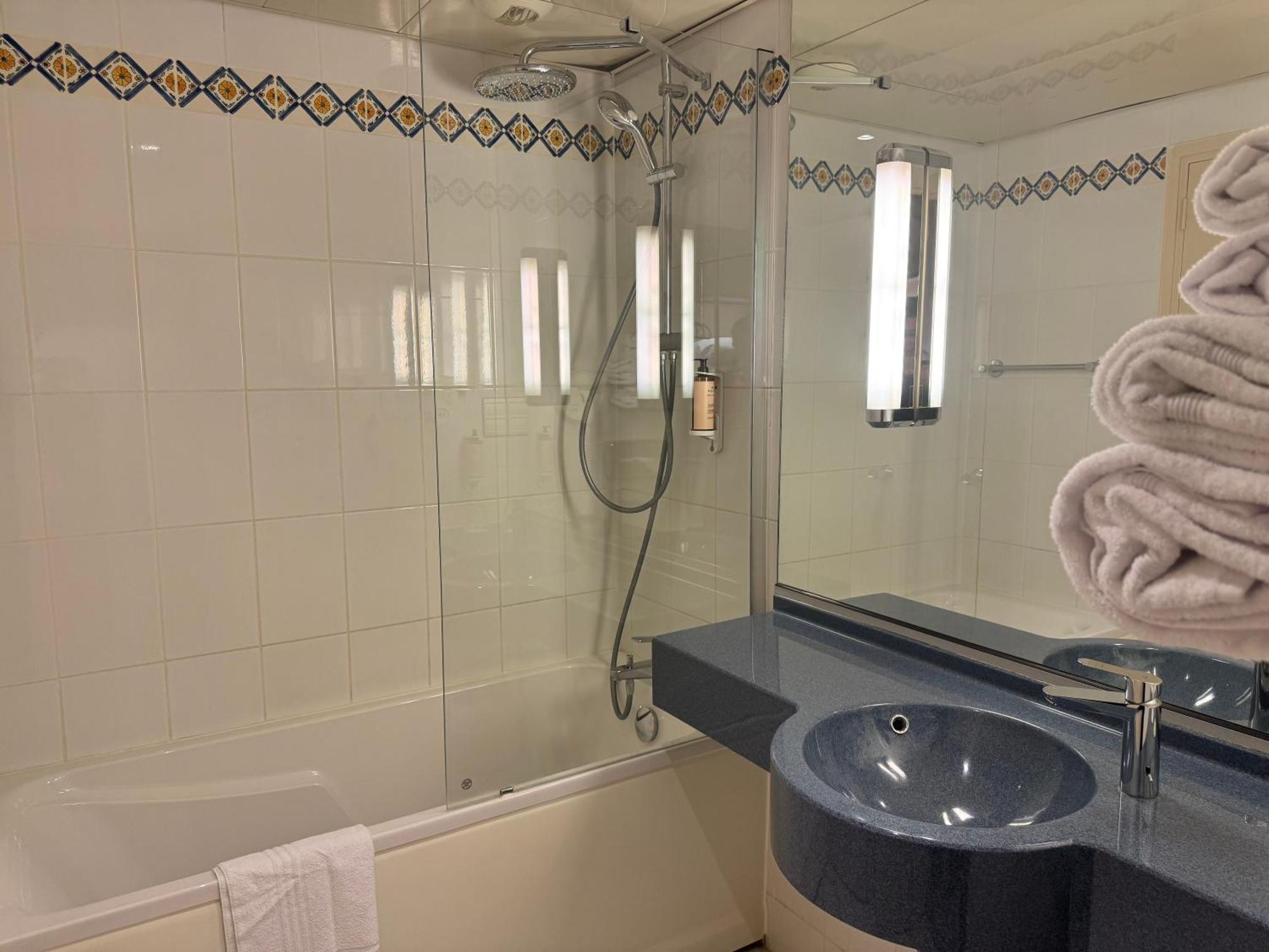 Mercure Besancon Parc Micaud - Hotel & Bar Dış mekan fotoğraf